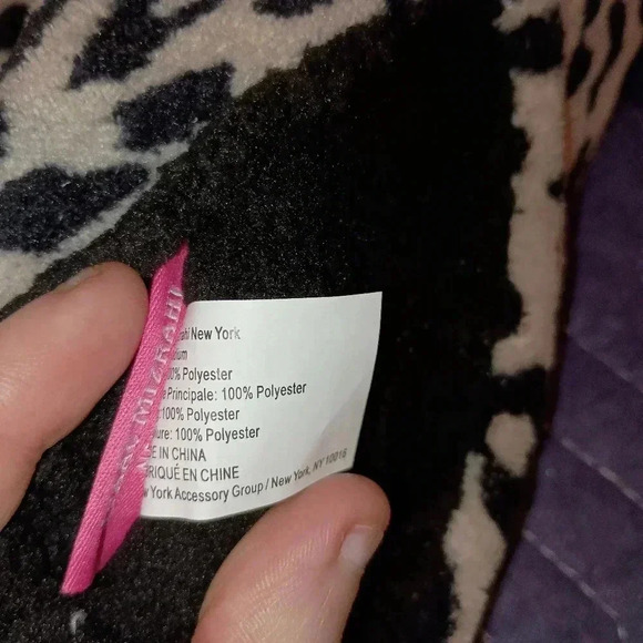 2 FOR 25$ ISSAC MIZRAHI Winter Cute Leopard Chic Slip On slippers- (#910) - Picture 2 of 4